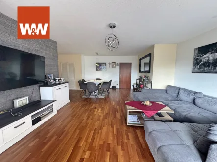 Wohnzimmer - Wohnung kaufen in Düsseldorf / Gerresheim - Große und modernisierte Eigentumswohnung mit Weitblick