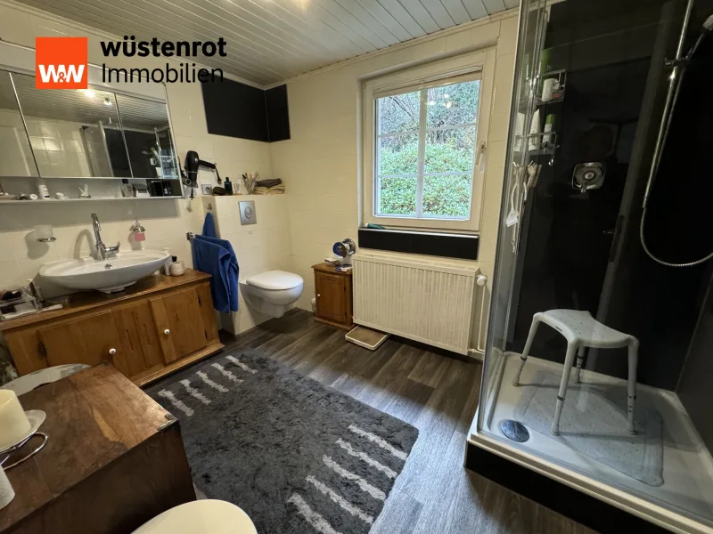 Badezimmer 1 links