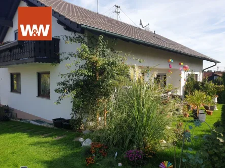 Südwesten - Haus kaufen in Dasing - Zweifamilienhaus und große Garage - gut vermietet - 86453 Dasing - Eigennutzung ggfs. möglich