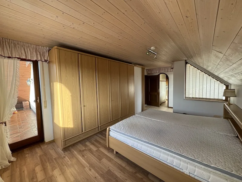 Schlafzimmer DG