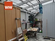 Abstellraum mit abschliesbarem Zugang zum Carport und Zugang über den Technikraum zum Haus. 