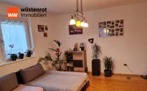 Wohnzimmer mit Wandstellfläche