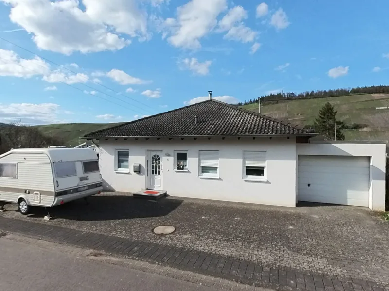  - Haus kaufen in Brauneberg - Ein schicker Bungalow in ruhiger Lage - barrierefreies Wohnen auf einer Etage