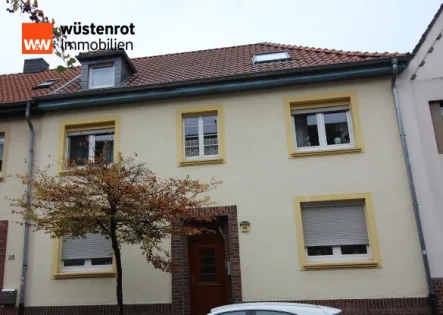 Ansicht - Haus kaufen in Viersen - Ihr neues Zuhause! Frei werdendes 2- Familienhaus in Viersen, ideal auch als Generationenwohnen.