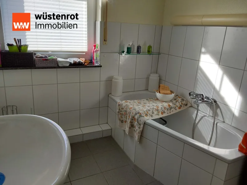 Badezimmer mit Wanne