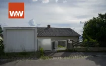 Nordseite mit Garage