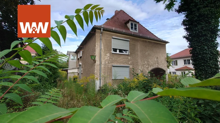 Blick zum Wohnhaus - Haus kaufen in Radebeul - Schmuckstück zu neuem Leben verhelfen - EFH oder ZFH zentral in Radebeul