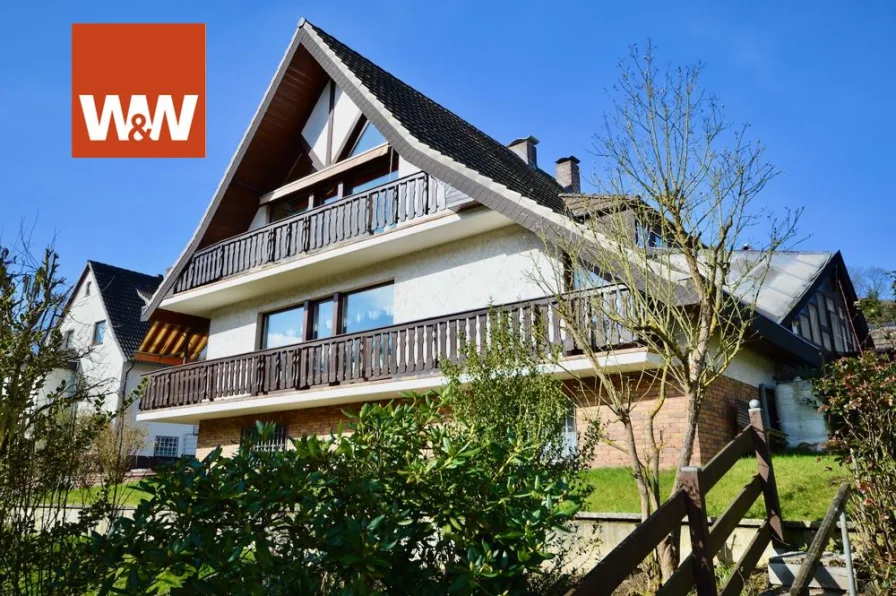 Freistehender Wohntraum mit großem Wintergarten, PanoramaBalkonen und