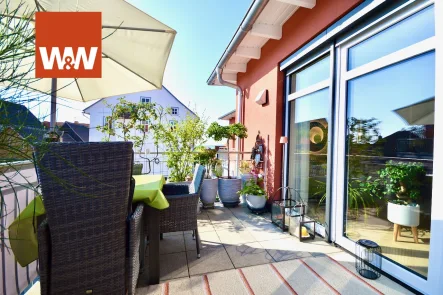 Sonniger Dachterrasse - Wohnung kaufen in Fritzlar - +++ Fast NEUE Luxus-Wohnung mit Lift, sonniger Dachterrasse, Garage und Stellplatz +++