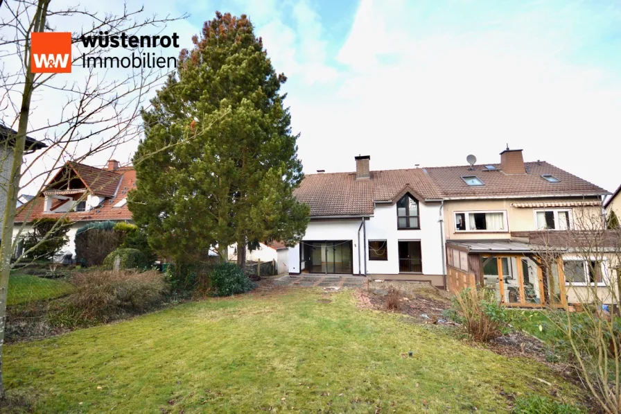 Rückseite - Haus kaufen in Kassel / Oberzwehren - +++ Außergewöhnliche Architekten-DHH in ruhiger Wohnlage von Oberzwehren +++