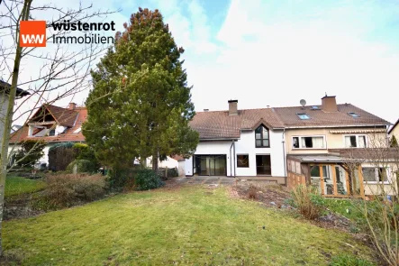 Rückseite - Haus kaufen in Kassel / Oberzwehren - +++ Außergewöhnliche Architekten-DHH in ruhiger Wohnlage von Oberzwehren +++