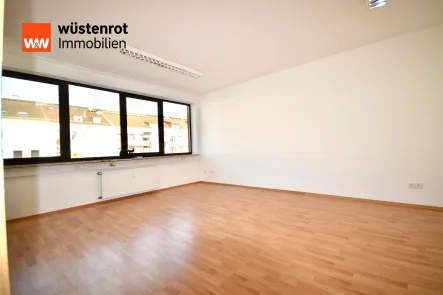 Büro 1 - Büro/Praxis mieten in Kassel - +++ Lichtdurchflutete Büro/Praxisfläche mit LIFT in bester Innenstadtlage +++