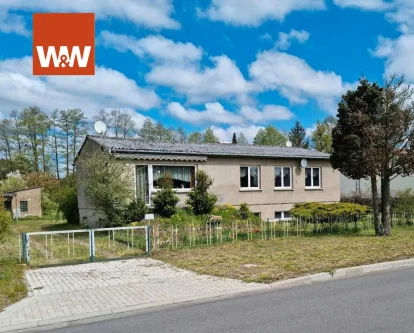 1 - Haus kaufen in Ziegendorf - Nur gut 1000 €/m² mit Vollkeller - Einfamilienhaus in Ziegendorf mit Keller, Garage und Massivschuppen