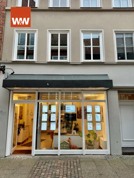 Auffälliges Schaufenster - Laden/Einzelhandel mieten in Lüneburg - Auffällig, geschmackvoll & zentral!