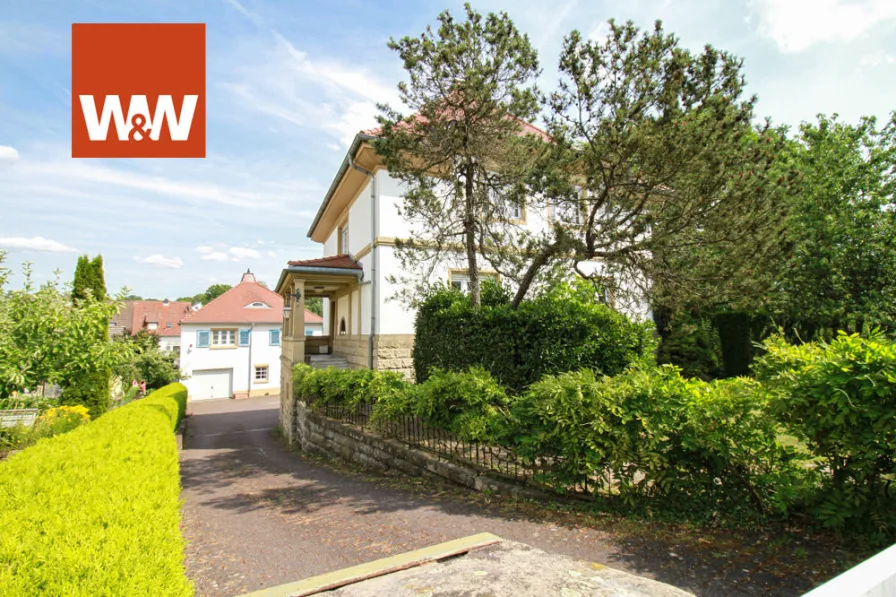 Hofeinfahrt - Haus kaufen in Waibstadt - Traumhafte Stadtvilla mit Hinterhaus