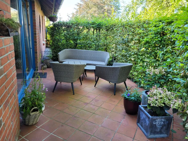 blickgeschützte Terrasse am Haus