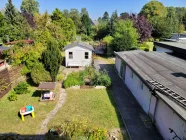 Blick aus dem Fenster im DG in den Garten