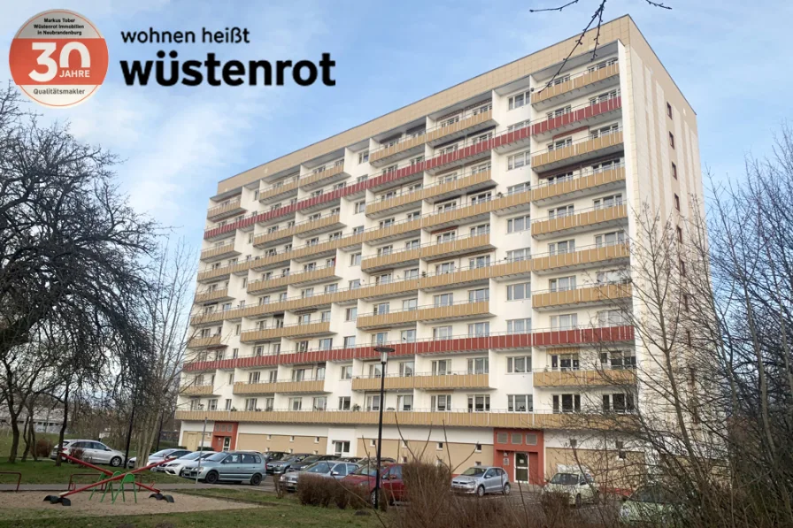 Ansicht - Wohnung mieten in Neubrandenburg - GROSSER BALKON UND FAST IM STADTZENTRUM: RENOVIERTE DREI--RAUM-WOHNUNG