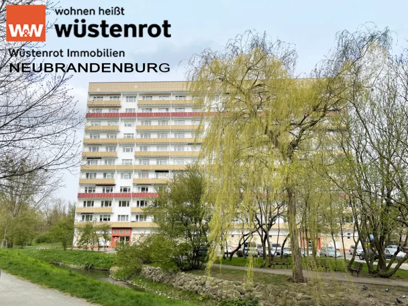 Ansicht - Wohnung mieten in Neubrandenburg - FAST IM STADTZENTRUM UND IM GRÜNEN:3-RAUM-WOHNUNG MIT ZUSÄTZLICHER ANKLEIDE + GROSSEM BALKON