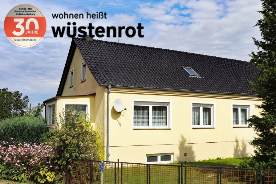 Ansicht - Haus kaufen in Neubrandenburg - WOHNEN AUF EINER EBENE MIT WEITEREN ZIMMERN UND AUSBAURESERVE IM DACHGESCHOSS, KELLER UND GARAGE