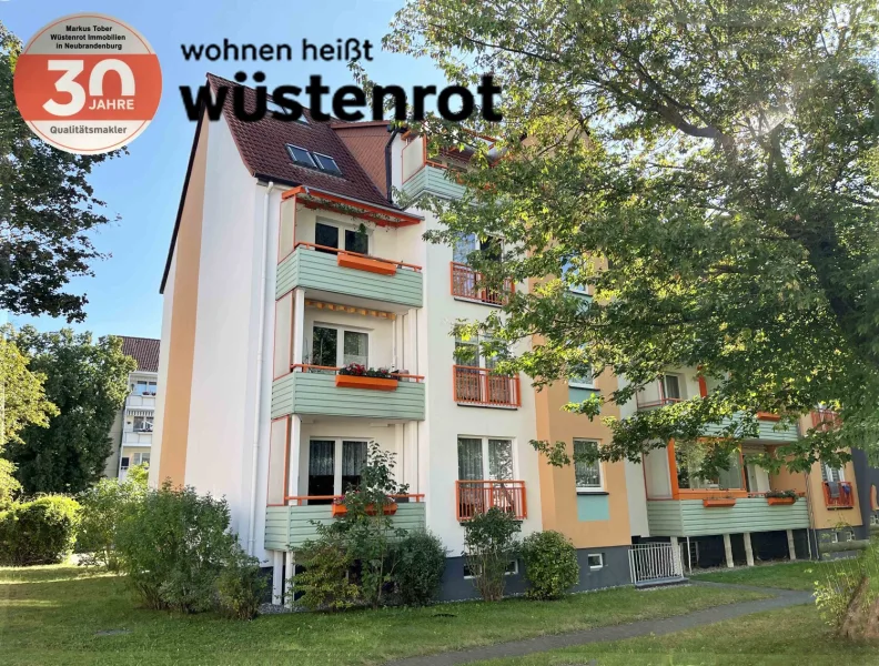 Ansicht - Wohnung kaufen in Neubrandenburg - TOP LAGE IN DER SÜDSTADT: DREI-RAUM-EIGENTUMSWOHNUNG MIT BALKON UND EINBAUKÜCHE