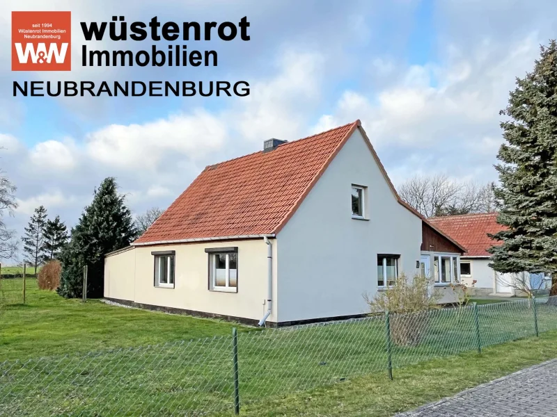 Ansicht - Haus kaufen in Kemnitz - WOHNEN AUF EINEM GROSSEM GRUNDSTÜCK UND FAST AM STRAND - HAUS MIT EINBAUKÜCHE +NEBENGEBÄUDE