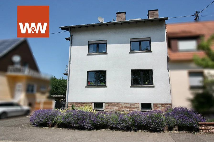 Ansicht - Haus kaufen in Überherrn - PROVISIONSFREI!Großes Mehrgenerationenhaus mit 8 Zimmern auf 543 m² Grundstück.