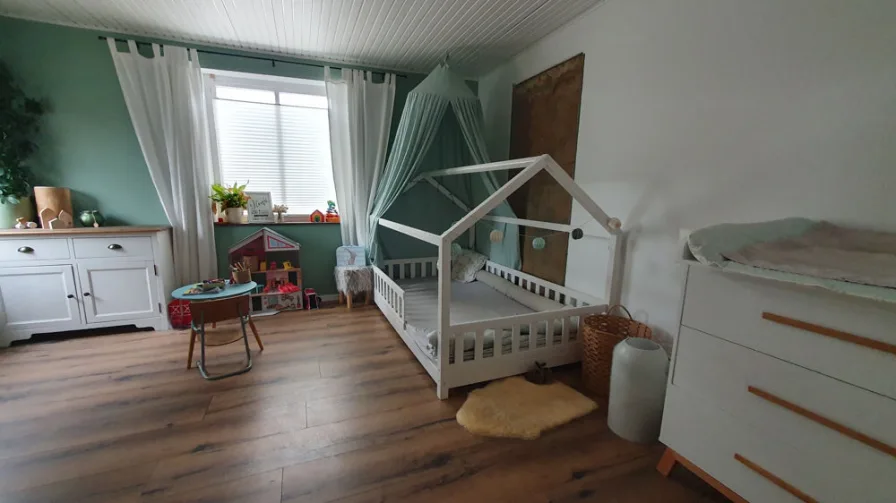 Kinderzimmer EG