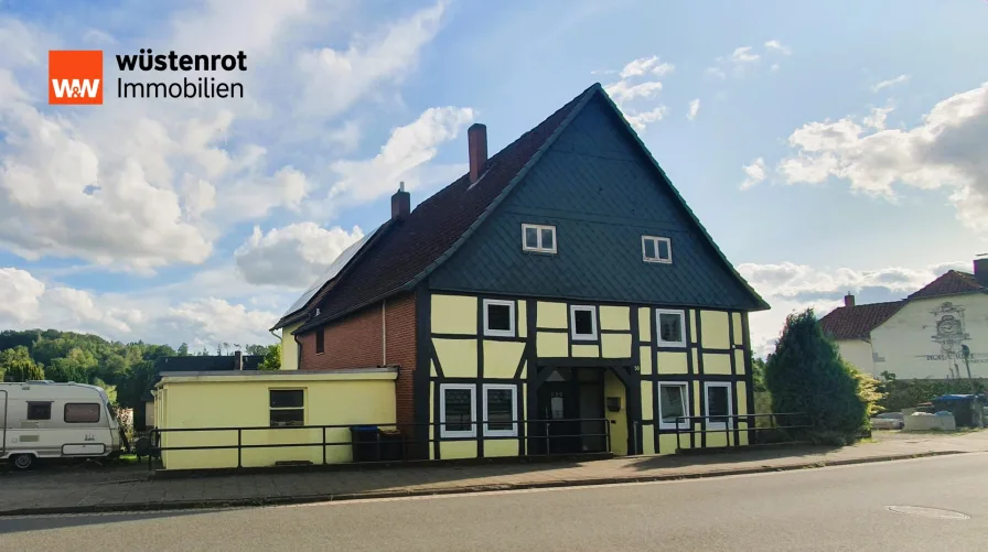  - Haus kaufen in Hameln / Rohrsen - Gemütliches modernisiertes Fachwerkhaus mit viel Platz!