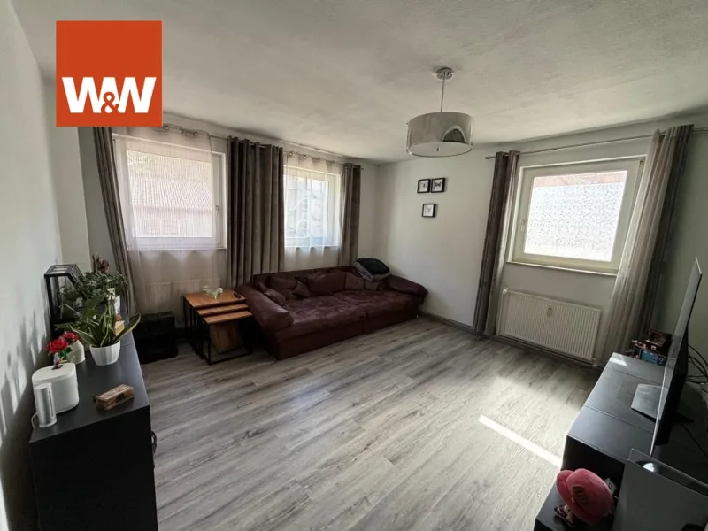Wohnzimmer - Wohnung kaufen in Plochingen - Sehr ruhige lichtdurchflutete Erdgeschoss Wohnung mit separatem Eingang in Plochingen