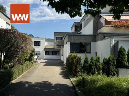 Eingang Wohnanlage - Wohnung kaufen in Eislingen - Apartment in ruhiger Wohnlage