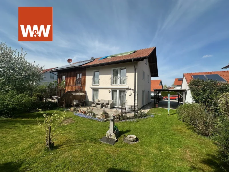 Hausansicht 1 - Haus kaufen in Steinhöring - Neuwertige Doppelhaushälfte - großes Grundstück - absolut ruhig und grün!