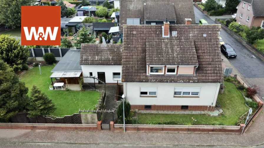 Seitenansicht - Haus kaufen in Lahstedt / Gadenstedt - großes Einfamilienhaus mit viel Potential sucht neuen Eigentümer