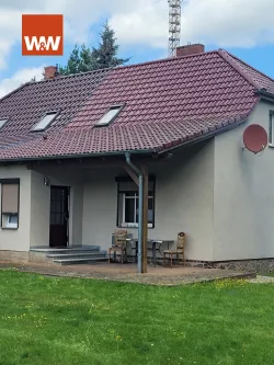 Vorderansicht - Haus kaufen in Wittstock/Dosse / Wulfersdorf - *Top! Modernisierte Doppelhaushälfte auf großzügigem Grundstück in Naturlage und sofort bezugsfrei*