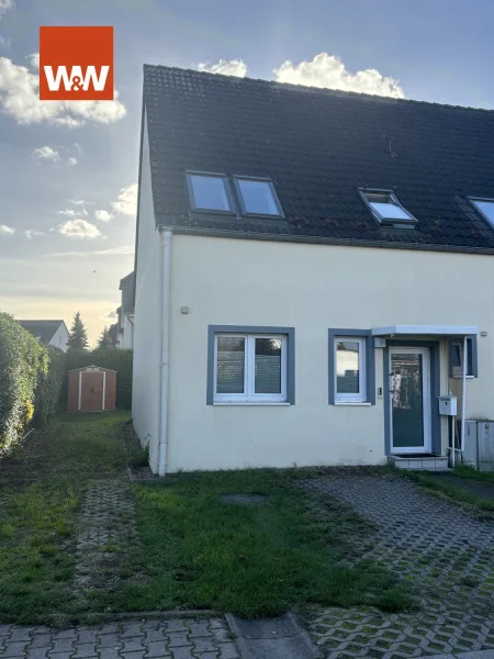 Frontansicht 3 - Haus kaufen in Schönefeld / Waltersdorf - *Schönes neuwertiges Reihenendhaus mit guter Ausstattung und viel Platz für die Familie*