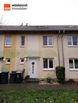 Vorderansicht m Eingangsbereich - Haus kaufen in Glienicke/Nordbahn - *Top! Sehr schönes gepflegtes Reihenhaus für die ganze Familie in bevorzugter Lage von Glienicke*