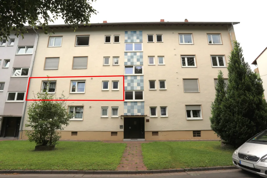  - Wohnung kaufen in Landau - Charmante Etagenwohnung im 1. OG mit großem Wohn-/ Esszimmer und Balkon