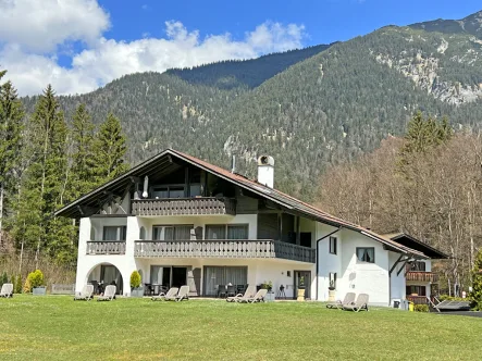  - Haus kaufen in Grainau - Modernes Gästehaus mit 10 Apartments