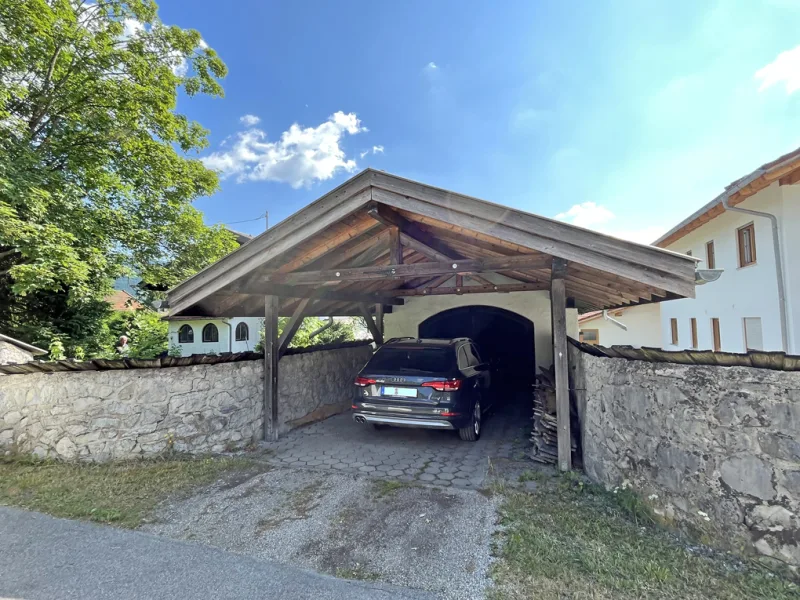 Carport & Garage