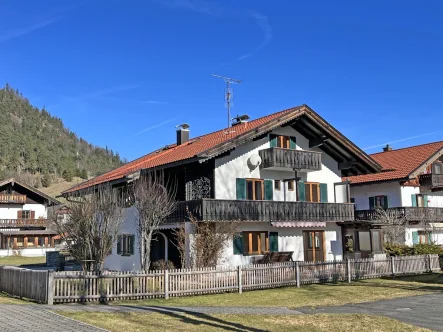  - Haus kaufen in Wallgau - Charmantes, teilsaniertes Haus in Wallgau
