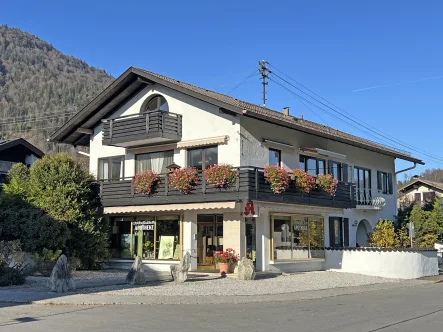  - Haus kaufen in Oberau - Großes Einfamilienhaus mit Gewerbeeinheit in ruhiger, zentraler Lage