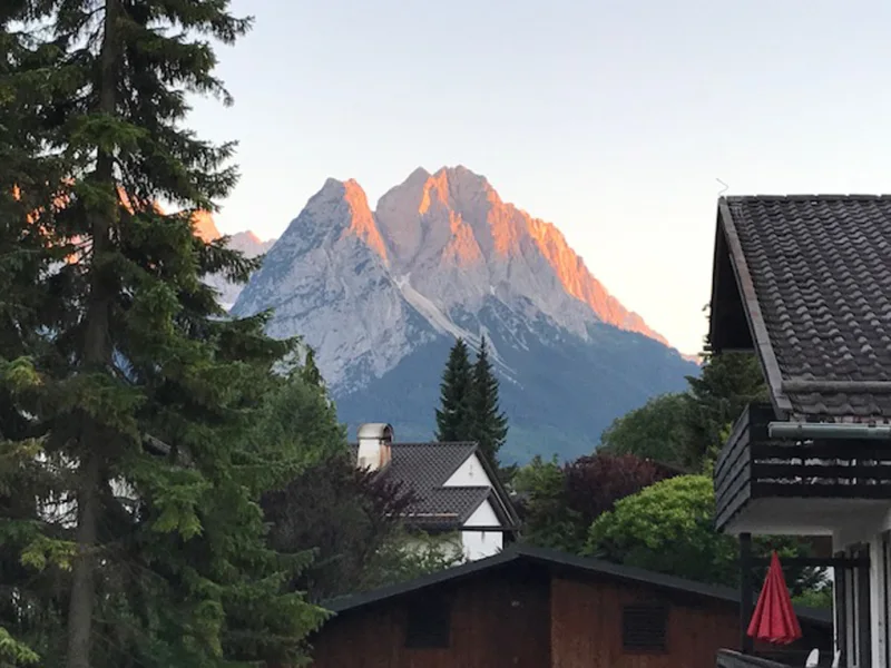 Blick vom Balkon zur Zugspitze