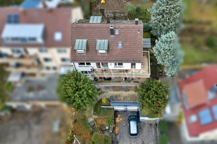 Drohne - Haus kaufen in Stuttgart - 4-Familienhaus mit sehr schönem Garten in Stuttgart-Gaisburg (Unter Bodenrichtwert)