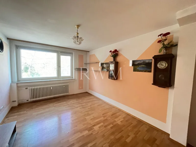 Wohnzimmer - Wohnung kaufen in Stuttgart - Ideal als Kapitalanlage - 1-Zimmer-Wohnung in Stuttgart Mitte