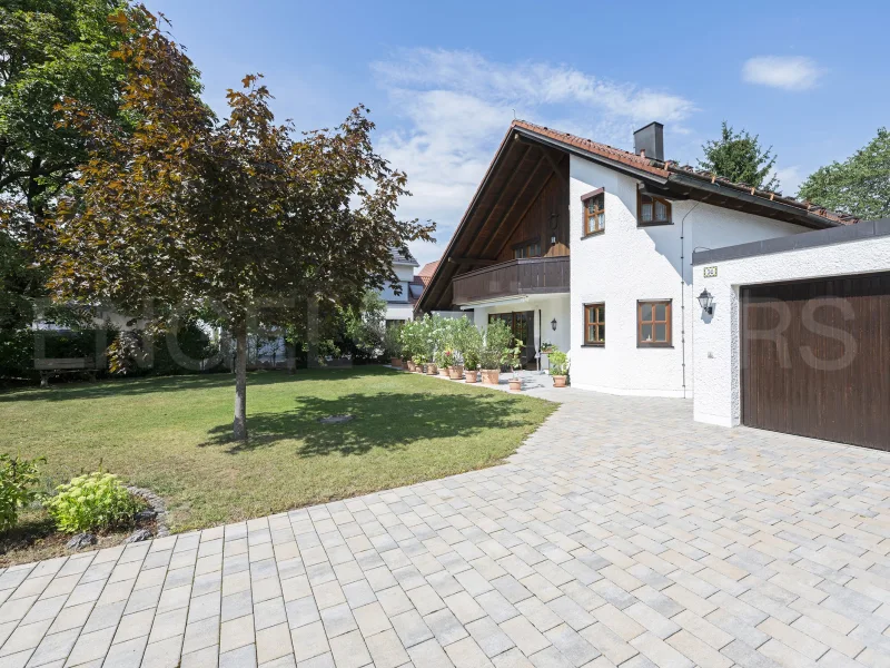  - Haus kaufen in Haar-Gronsdorf - Gepflegtes Haus mit Charakter, großes Grundstück, Dach und Fassade in bestem Zustand