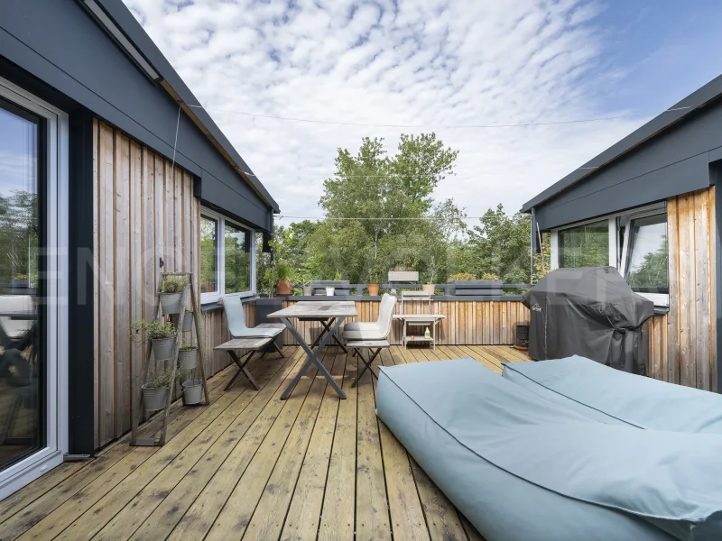 Uneinsehbare Dachterrasse mit Blick ins Grüne