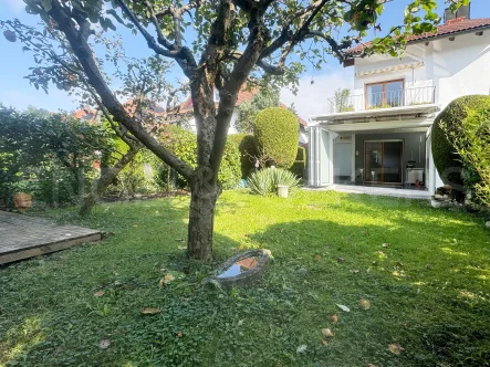 Blick auf die Wohnung - Wohnung kaufen in München - Haus im Haus – sonnige Garten-Maisonettwohnung mit Einzelgarage