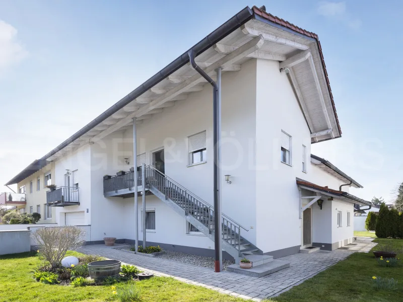 Aussenansicht - Haus kaufen in München - Mehrgenerationen-Haus in Waldtrudering mit großem Garten und viel Potential