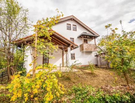 Außenansicht vom Garten - Wohnung kaufen in Ebersberg - Außergewöhnliche Maisonette-Wohnung mit Hauscharakter und Garten