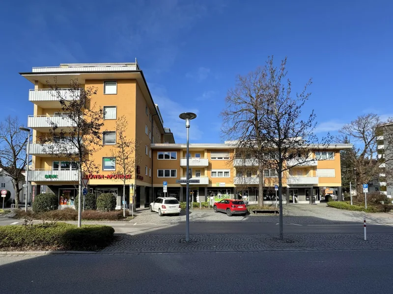 Sämtliche Einkaufsmöglichkeiten in direkter Nähe - Wohnung kaufen in Lindau - Sanierte 3-Zi. Wohnung mitten im Zentrum!